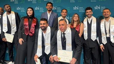 عبد الله السعيد ووليد سليمان يحتفلان بتخرج دفعة ماجستير إدارة كرة القدم من معهد برشلونة
