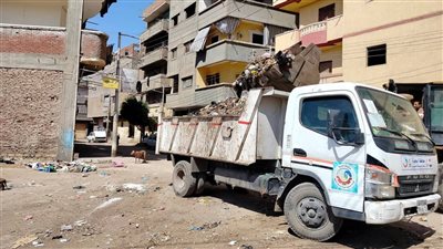 رفع 60 طن مخلفات بدمنهور لتحسين مستوى الخدمات والارتقاء بالمظهر الحضاري