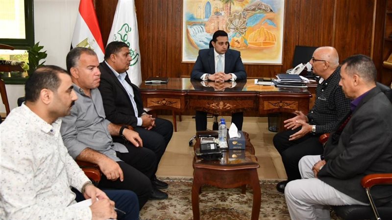 اجتماع نائب محافظ