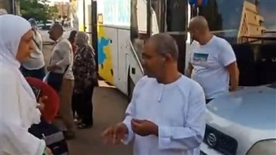 بـ الورود والأغاني الدينية، 