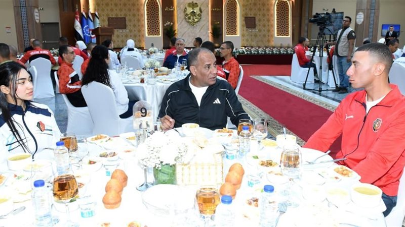 وزير الدفاع والإنتاج
