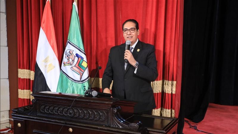 رئيس جامعة القاهرة