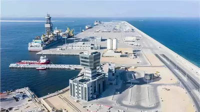 استئناف العمل في ميناء الفحل بسلطنة عمان عقب انفجار أوقف ⁠عمليات الشحن، ما القصة؟