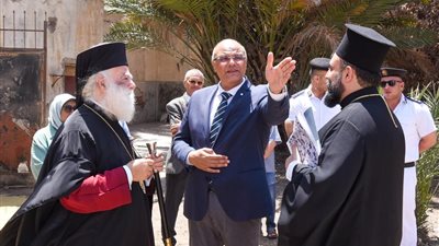 محافظ الإسكندرية وبابا الروم الأرثوذكس يتفقدان أرض مشروع مستشفى البطريركية
