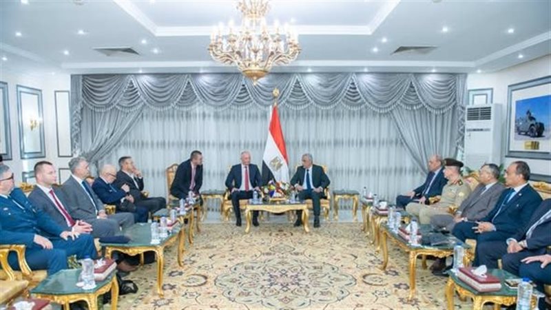 وزير الإنتاج الحربي
