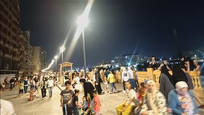 زحمة من نوع تاني، ممشى توريل السياحي يجذب الأسر والشباب بعد تطويره بالمنصورة 