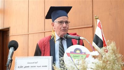 عمره 78 سنة، أحد أبطال حرب أكتوبر يناقش رسالة دكتوراه بـ حقوق طنطا (صور)