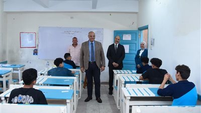 محافظ الإسكندرية يحيل عاملين إلى النيابة لتصوير وتداول امتحان العربي للشهادة الإعدادية