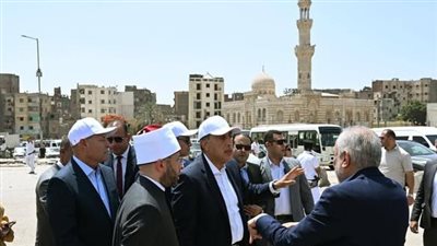رئيس الوزراء يتفقد أعمال ترميم وإعادة إحياء مسجد المسبح والمنطقة المحيطة 