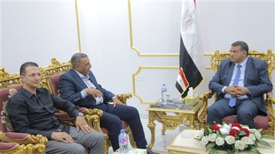 محافظ قنا يستقبل رئيس الهيئة العامة للصرف لبحث تسريع وتيرة المشروعات الخدمية والتنموية