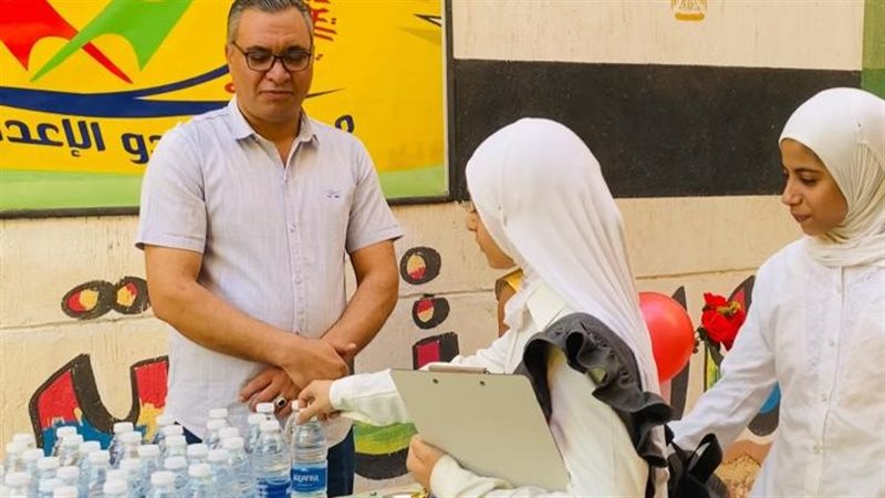 استقبال بالورود،