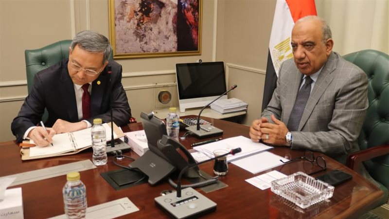 لقاء وزير الكهرباء