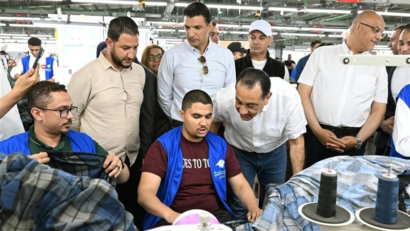 رئيس الوزراء يفتتح