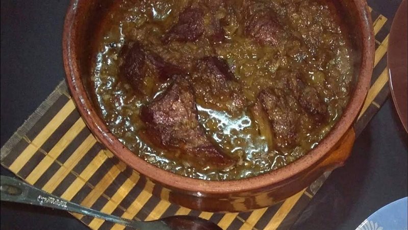طاجن لحمة بالبصل