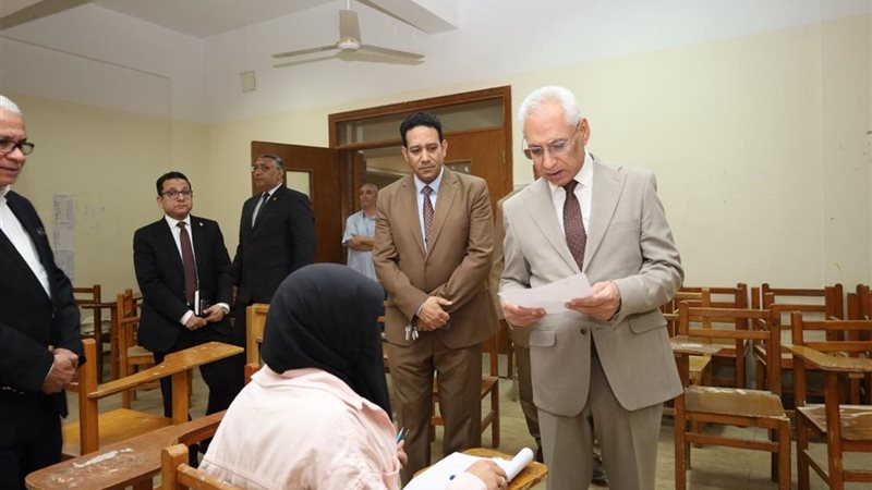 رئيس جامعة المنيا