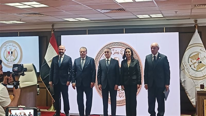 وزير العدل خلال توقيع
