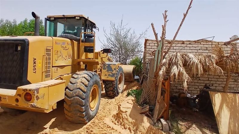 جانب من أعمال الإزالة،