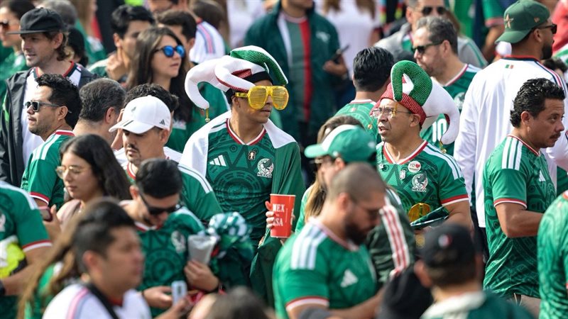 جماهير المكسيك، فيتو