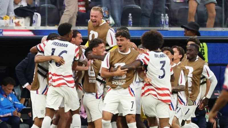 منتخب أمريكا، فيتو