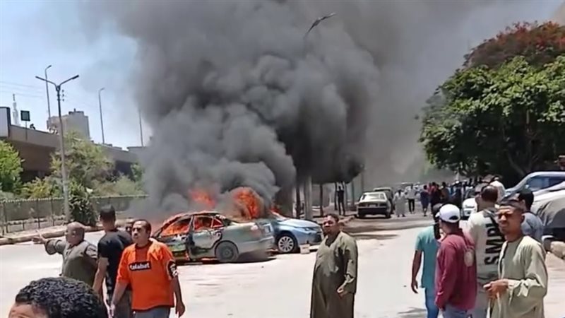 حريق يلتهم سيارتين