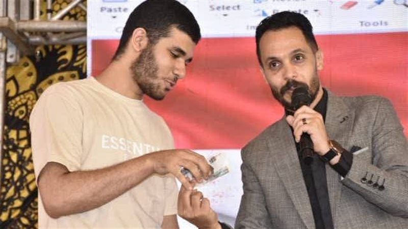 توزيع مبالغ مالية