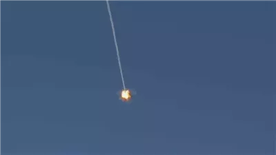 رشقة صواريخ من لبنان تجاه شمال إسرائيل وانفجارت في منطقة المطلة بالجليل الأعلى