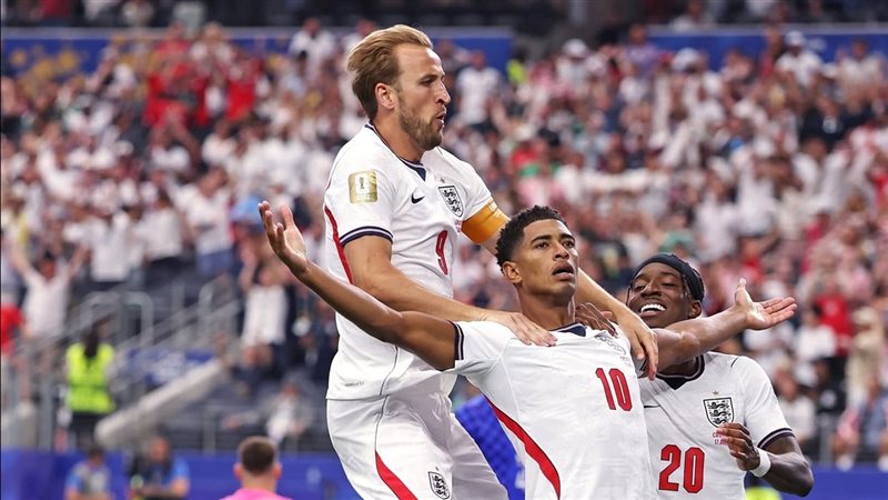 منتخب إنجلترا أمام