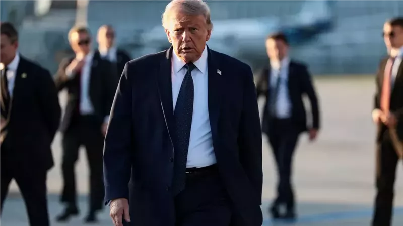 الرئيس الأمريكي دونالد