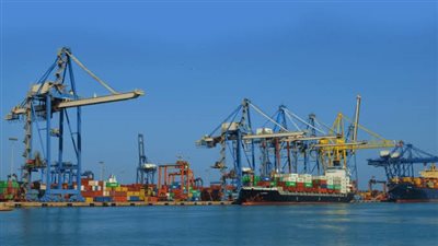 حقيقة استحواذ الإماراتيين على الإسكندرية لتداول الحاويات  