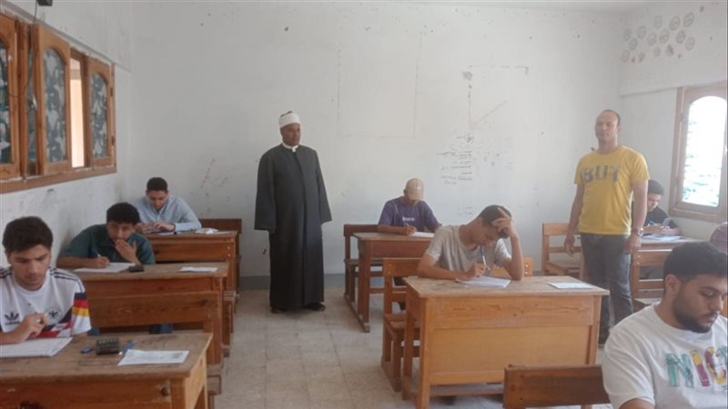 جانب من أعمال الامتحانات