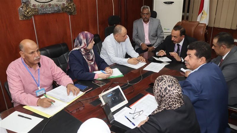 محافظ سوهاج يتابع