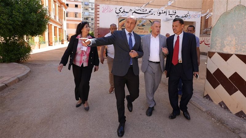 محافظ أسيوط يتفقد