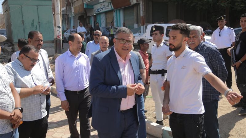 جولة محافظ قنا