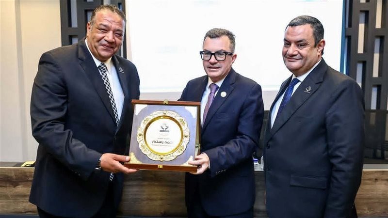 لقاء وزير التخطيط