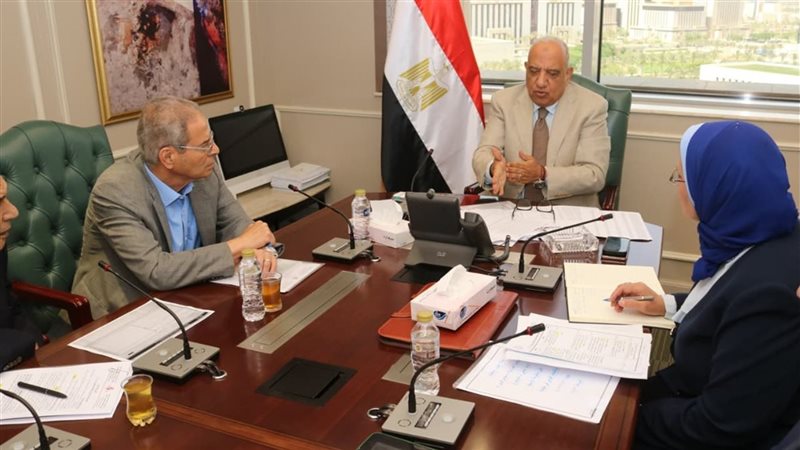 إجتماع وزير الكهرباء