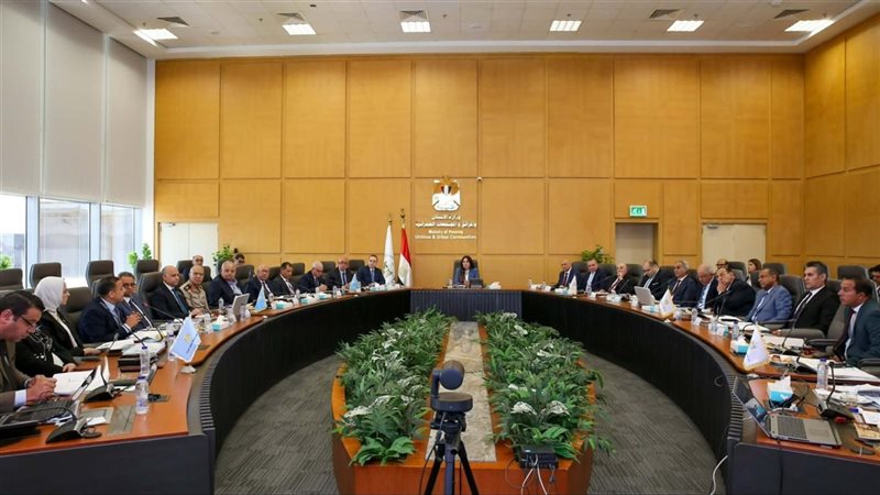 وزيرة الإسكان تترأس