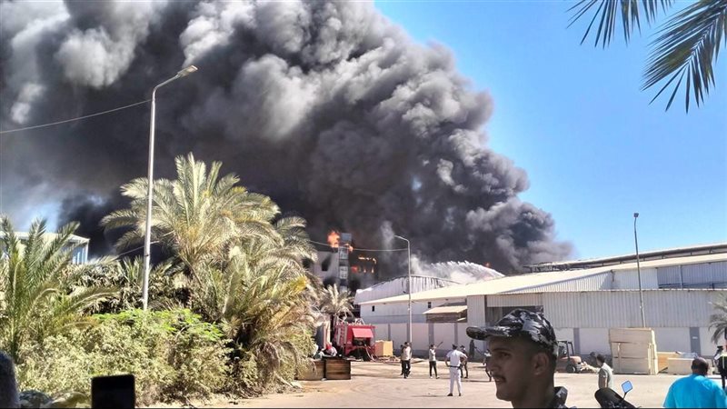 حريق هائل في مصنع