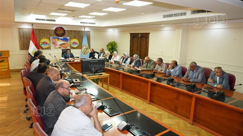 مناقشة مشروع التكيف