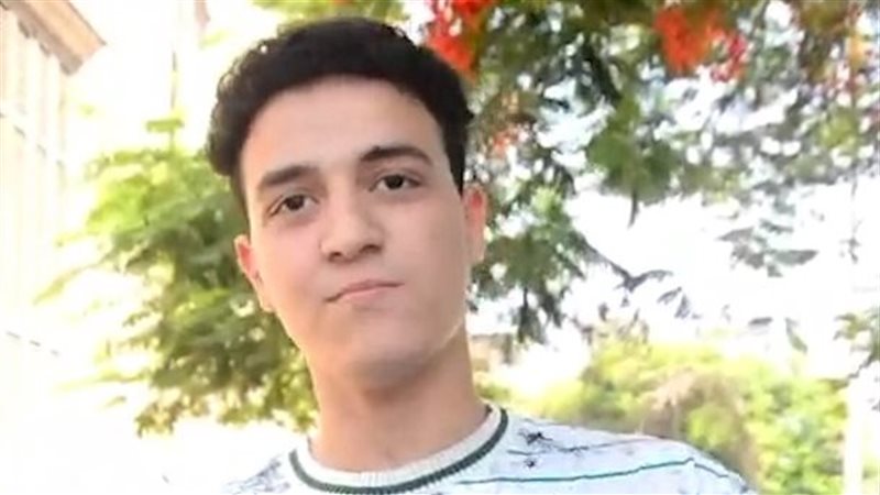 طالب ثانوية عامة