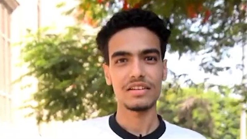 طالب ثانوية العامة