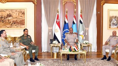  وزير الدفاع يبحث مع نائب القائد العام ورئيس أركان الجيش الليبي التعاون المشترك (فيديو)   