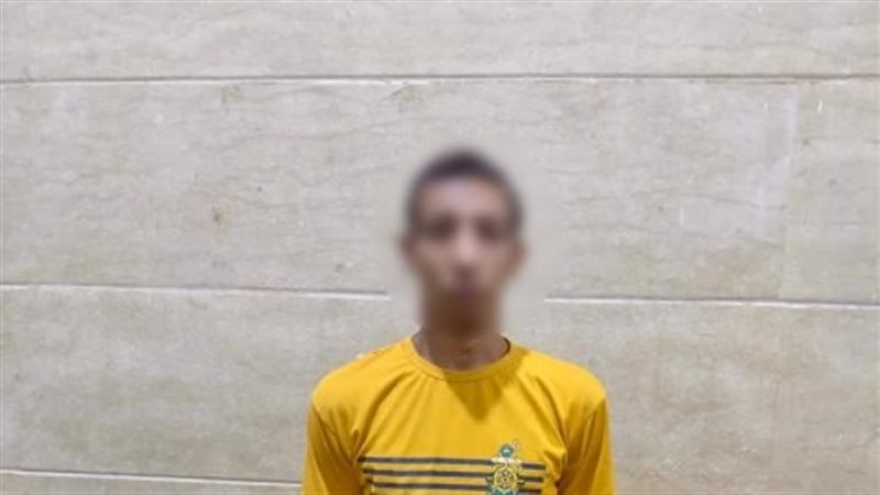 سقوط شاب تحرش بفتاة