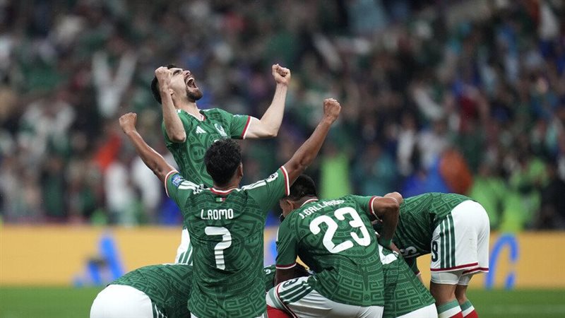 فرحة لاعبي المكسيك