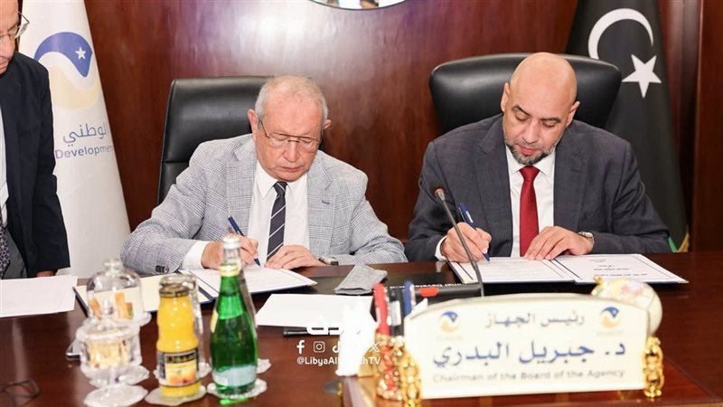 ساويرس ورئيس الجهاز