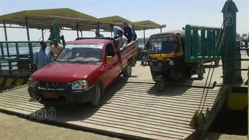 احدى المعديات النيلية