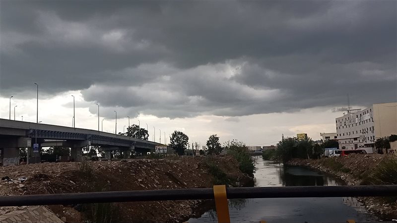 غيوم وامطار متقطعة