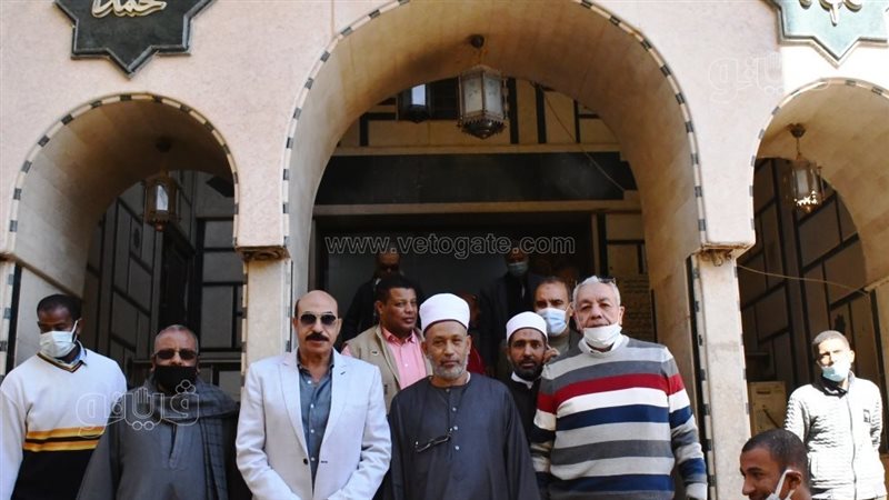 محافظ أسوان يلتقى