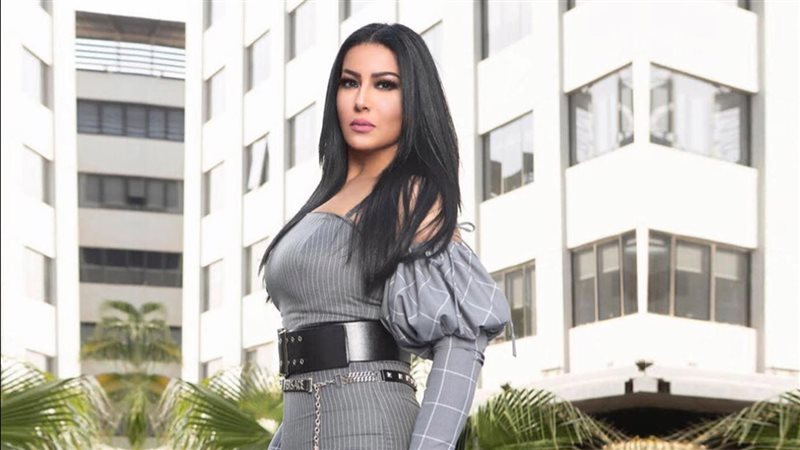 الفنانة سمية الخشاب