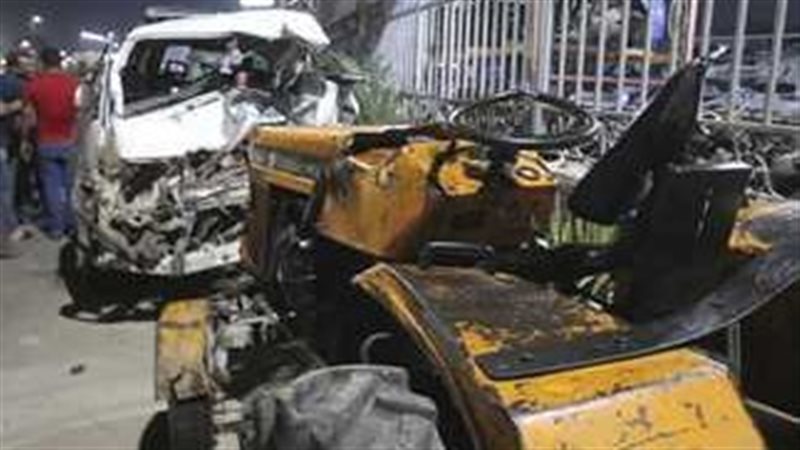 حادث تصادم بين سيارة