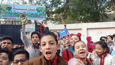  بث مباشر.. الفرحة تظهر على وجوه طلاب أولى إعدادي بعد امتحان اللغة العربية بالإسكندرية